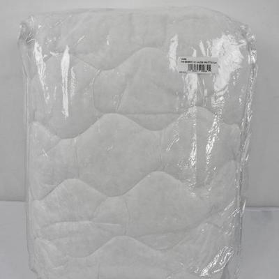 Twin Mainstays Mattress Cover - New