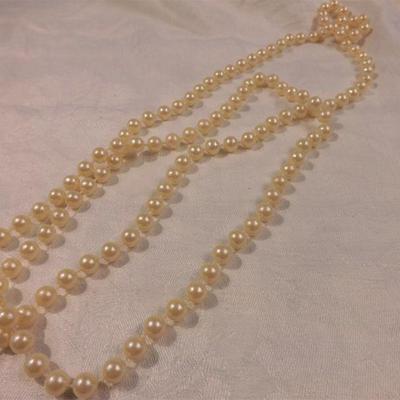 Single Strand of Artificial Pearls-Costume