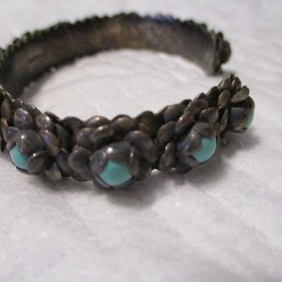 Lot 157 - Turquoise Bracelet 