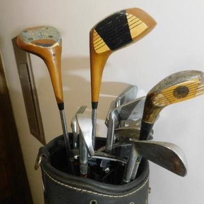 Set of Gold Clubs and Bag