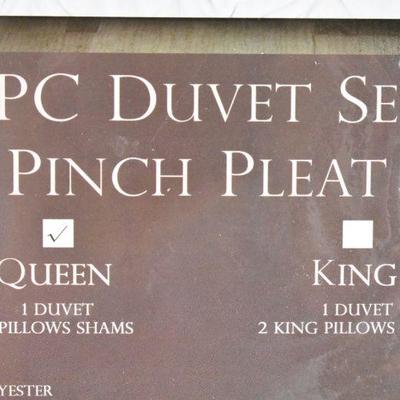 Queen 3 Piece Duvet Cover Set, Includes Duvet Cover & Pillow Shams, White - New