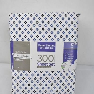 BH&G King Size Sheet Set, 300 TC, White with Blue & Dark Blue Design - New