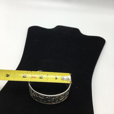 Lot 139 - Silpada Poseidon Ring & Ahead of the  Curve Cuff