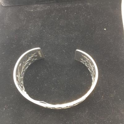 Lot 139 - Silpada Poseidon Ring & Ahead of the  Curve Cuff