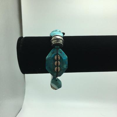 Lot 140 - Turks & Caicos Necklace with Bracelet 