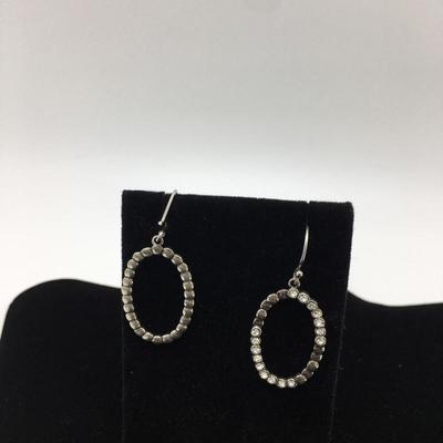 Lot 145 - Array of Earrings