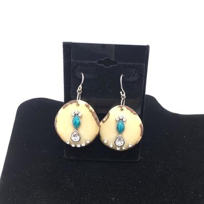 Lot 145 - Array of Earrings