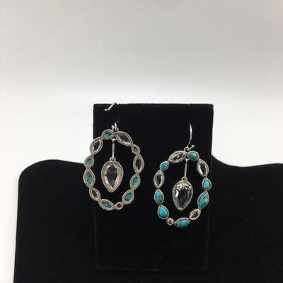 Lot 145 - Array of Earrings