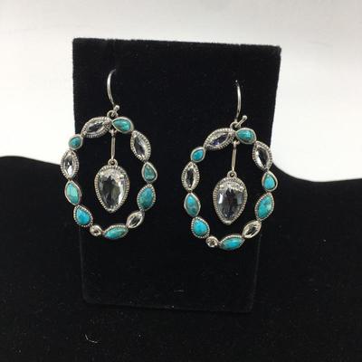 Lot 145 - Array of Earrings