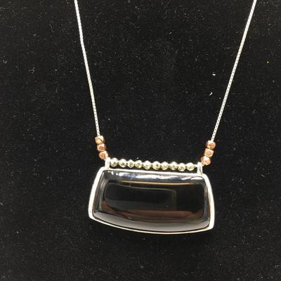 Lot 160 - Agate Stone Necklace with Bracelet