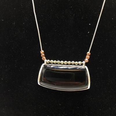 Lot 160 - Agate Stone Necklace with Bracelet