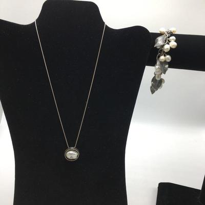 Lot 162 - Freshwater Pearl & Sterling Silver Necklace & Bracelet 