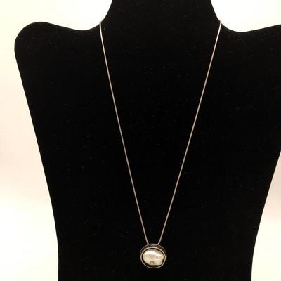 Lot 162 - Freshwater Pearl & Sterling Silver Necklace & Bracelet 