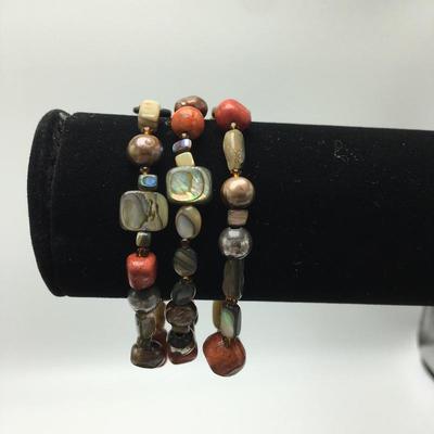 Lot 171 - Sponge Coral Necklace & Bracelet 