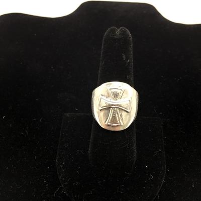 Lot 176 - Sterling Silver Necklace & Ring