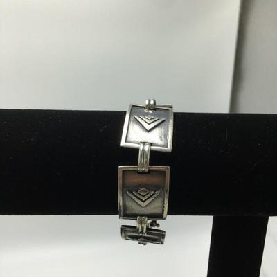 Lot 186 - Silpada Logo Sterling Silver Jewelery