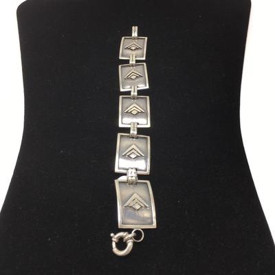 Lot 186 - Silpada Logo Sterling Silver Jewelery