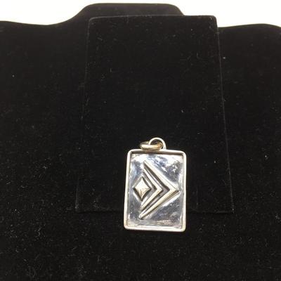 Lot 186 - Silpada Logo Sterling Silver Jewelery