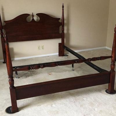 Lot#183 Cherry Colonial Style Queen Bed Frame 