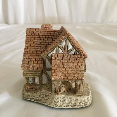Lot 9 - Miniature Houses & Pubs
