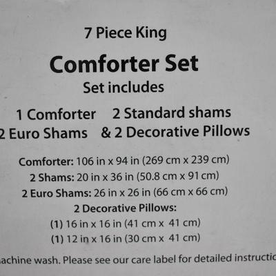 BH&G Delancey 7 Piece King Size Comforter Set, Navy/Tan - New