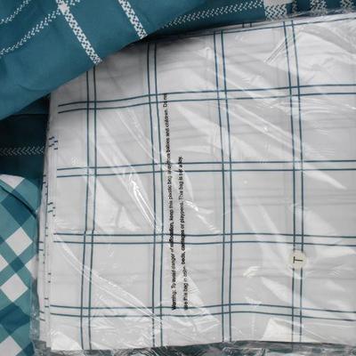 Mainstays Twin/Twin XL Bedding Set, 6 Pieces, White & Teal 