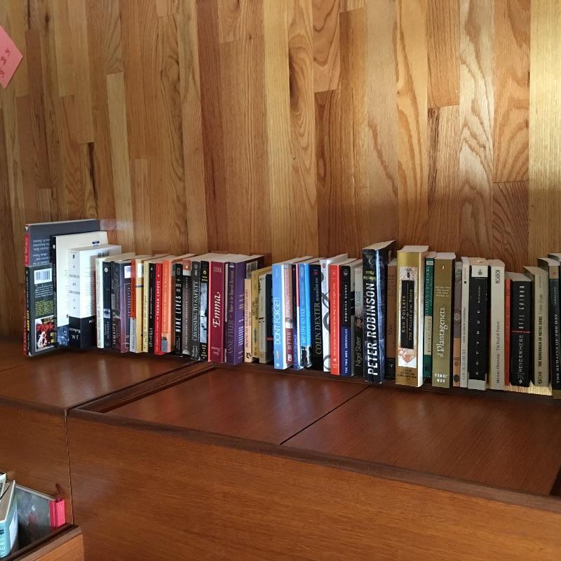 Lot 34 Best Selling Paperback Books