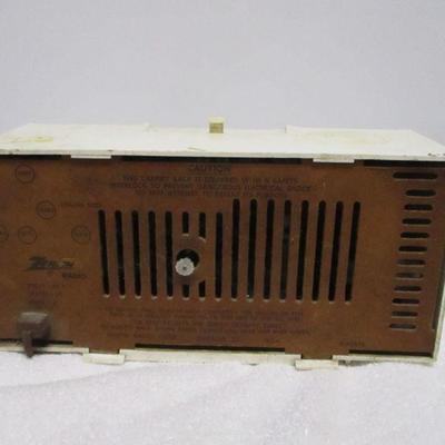 Lot 184 - Vintage Zenith Sleep Switch Model L513W