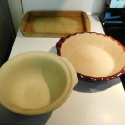 Set of Three Stoneware Pampered Chef Baking Dishes
