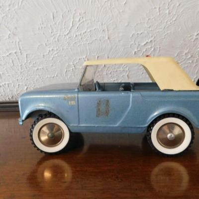 Vintage ERTL Scout Metal Body Scale Car with Whitewall Tires 11