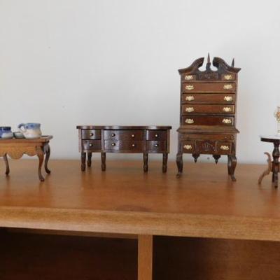 Collection of Dollhouse Furniture (See all Pictures)