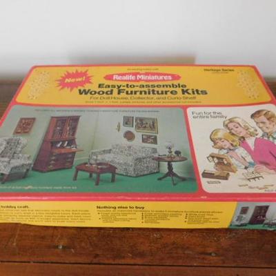 Vintage Realife Minitures Wood Furniture Kit 