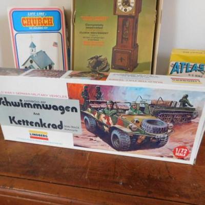 Collection of Vintage Build Models and Games