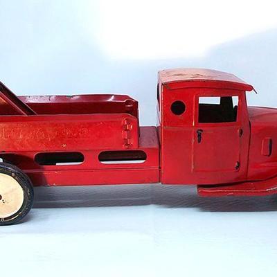 9 - Vintage metal red tow Truck, 