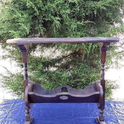107 - Small Table with lower bookshelf
