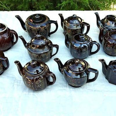 120 - Brown Teapots