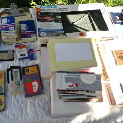 125 - Several Office supplies 