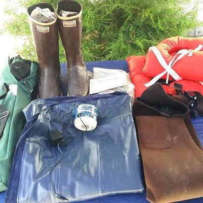 134 - ML Hodgeman waders and additional outdoor items