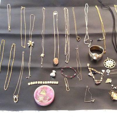 157 - Gold toned Jewelry
