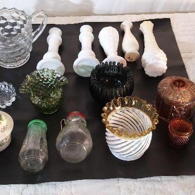 163 - Several different styles of collectable vases