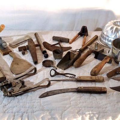 165 -  Different variey of collectable Kitchenware
