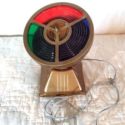 178 - Vintage christmas tree rotating light, Works, E20695 120v, 90 cycles