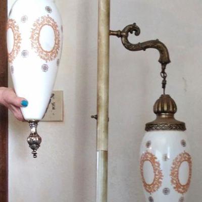 181 - Vintage Floor lamp with 2 glass globes