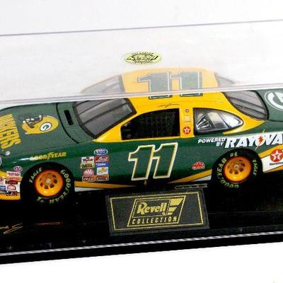 Green Bay PACKERS NFL NASCAR 1999 Die-Cast 1/24 Car Model Dale Jarrett #11 Brett Farve