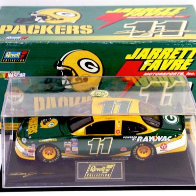 Green Bay PACKERS NFL NASCAR 1999 Die-Cast 1/24 Car Model Dale Jarrett #11 Brett Farve