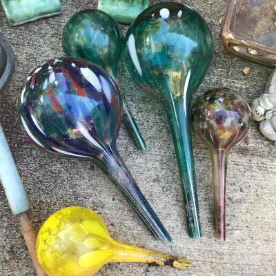 Lot 101- Garden Accessories and Decor 