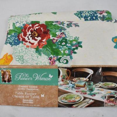 The Pioneer Woman Table Runner, Country Garden, Reversible