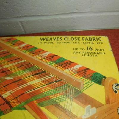 Vintage Spear's Child's Weaving Loom in Box with Instructions