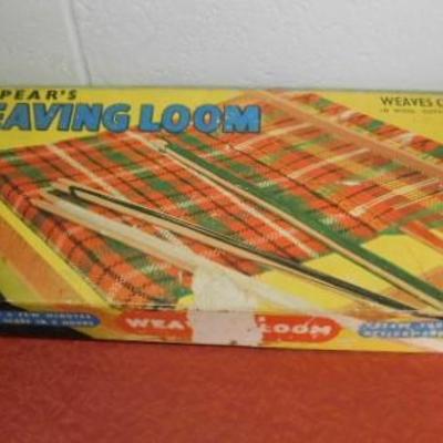 Vintage Spear's Child's Weaving Loom in Box with Instructions