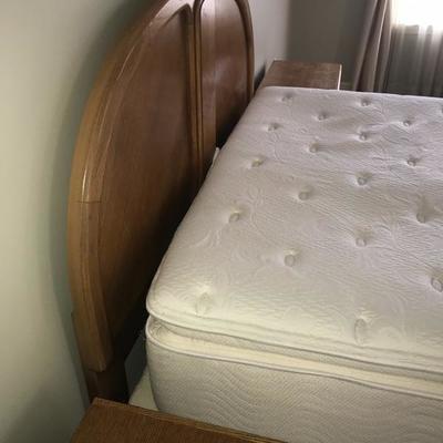Oak Queen Size Bed With Rails